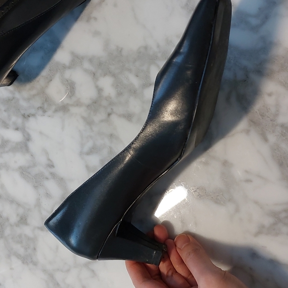 Naturalizer heels in Dark Grey - Picture 4 of 11